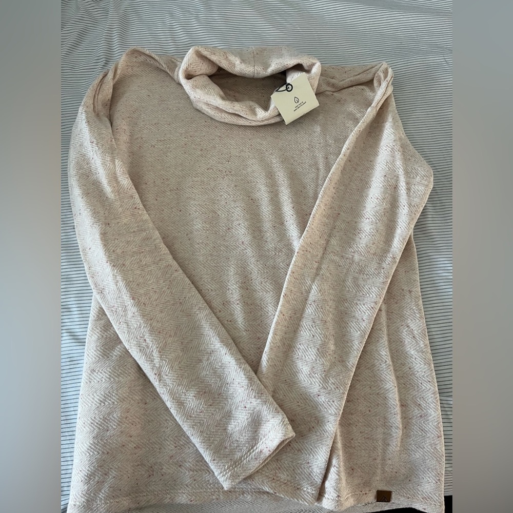 Alpine Design women’s light pink turtle neck light sweater